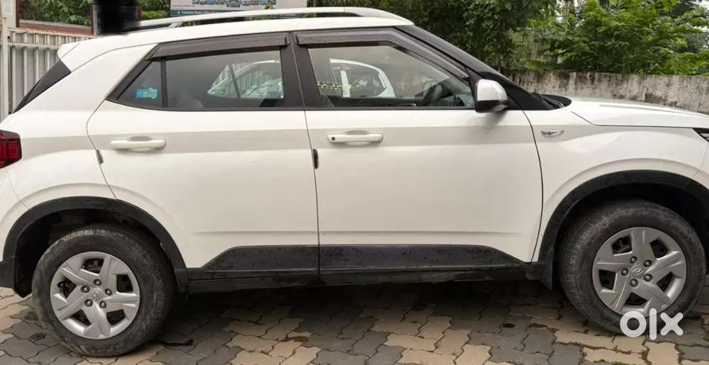 Hyundai Venue Mt Petrol 2021