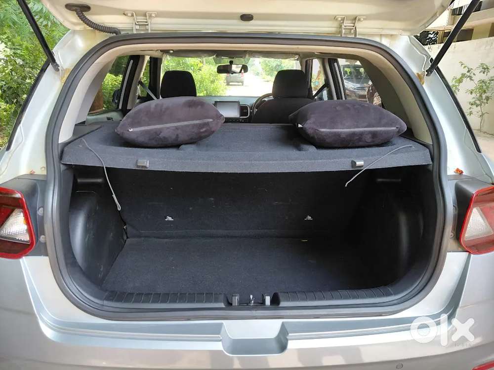 Hyundai Venue 2021 Diesel 98365 Km Driven