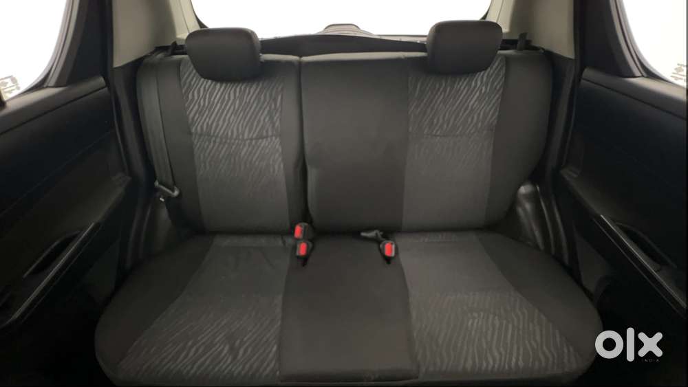 Maruti Suzuki Swift Vxi Cng, 2016, Cng & Hybrids
