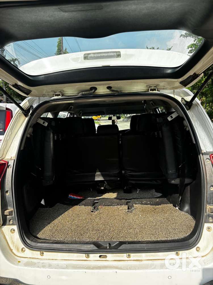Toyota Innova Crysta [2020-ongoing] 2.4 Gx 8 Str, 2024, Diesel