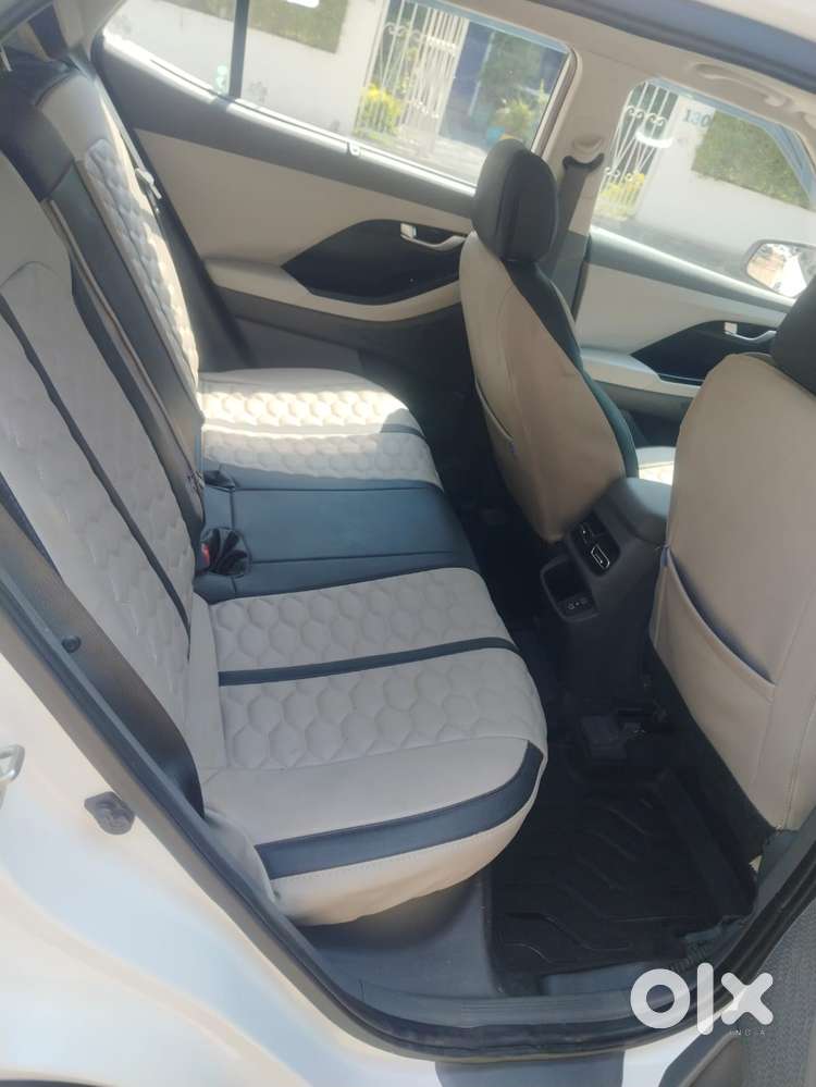 Hyundai Creta 1.5 Mpi Mt Sx(o), 2025, Petrol