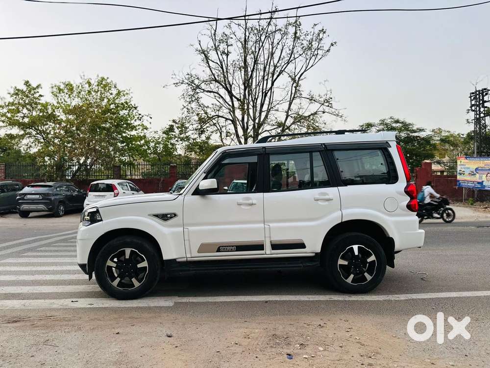 Mahindra Scorpio Classic 2.2 S 11 Mt 7 Str, 2024, Diesel
