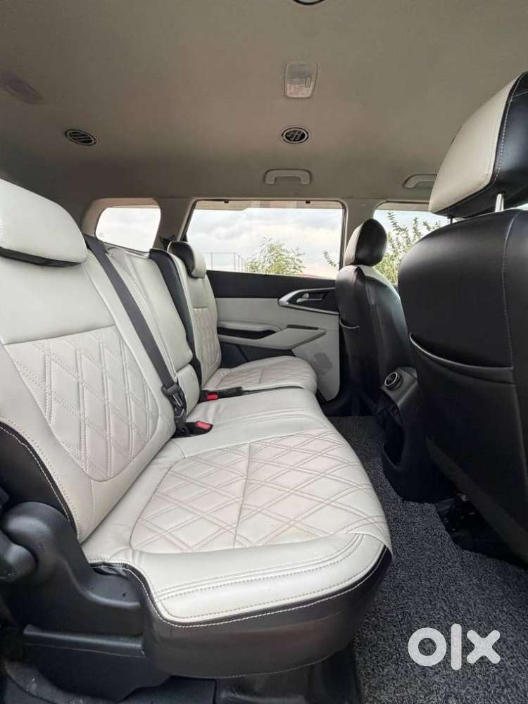 Kia Carens, 2023, Petrol