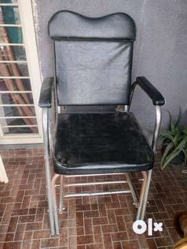 Beauty parlour deals chair olx