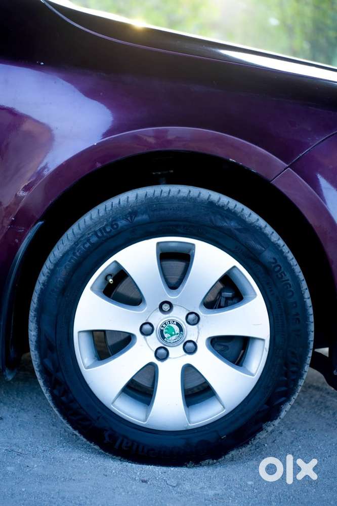 Skoda Superb Petrol 2010 Year