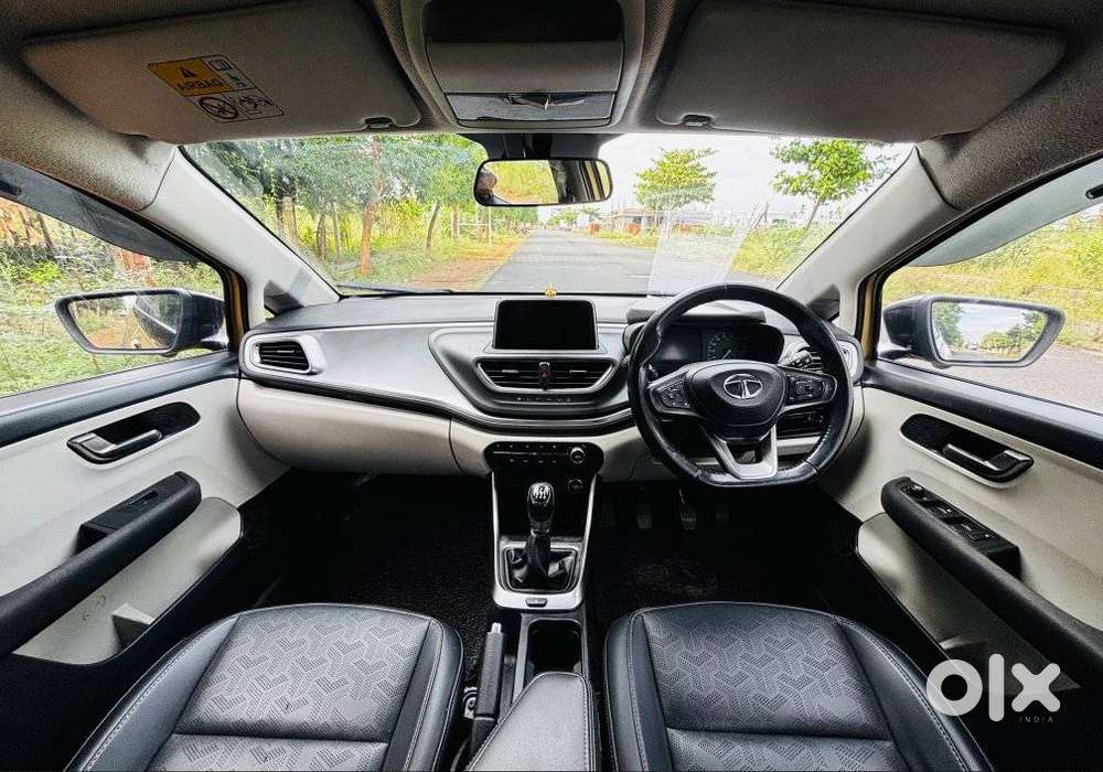 Tata Altroz, 2022, Petrol
