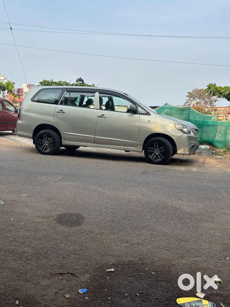 Toyota Innova 2014 Diesel Well Maintained