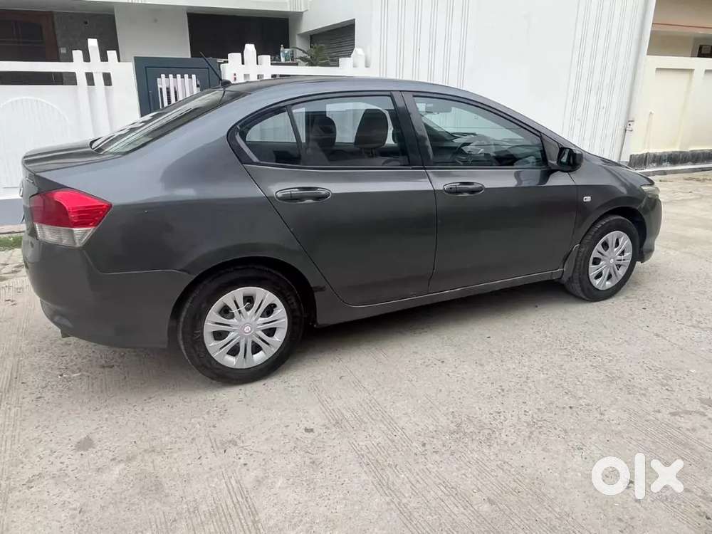 Honda City Petrol Want 2 Sell
