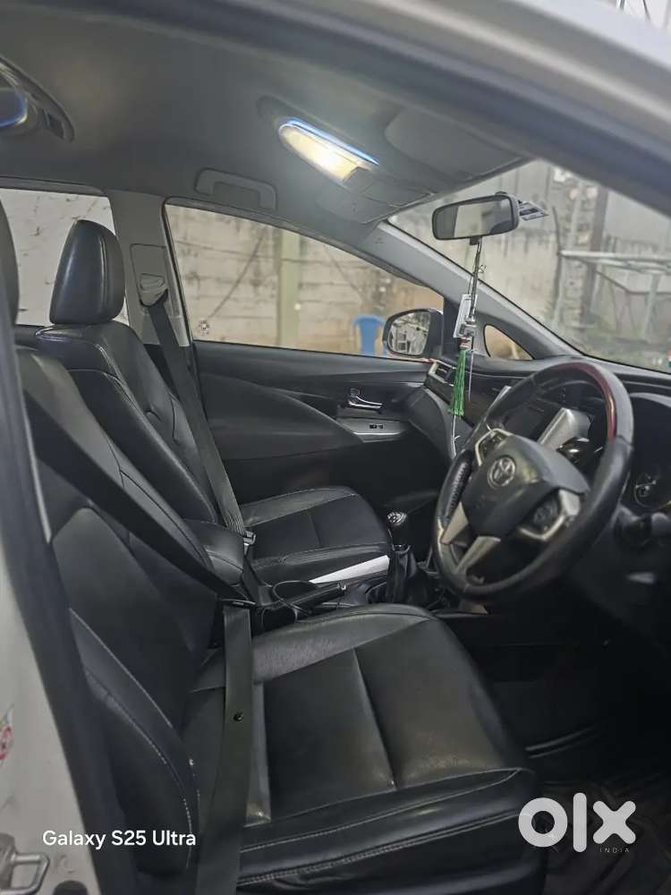 Toyota Innova Crysta 2019 2.4z