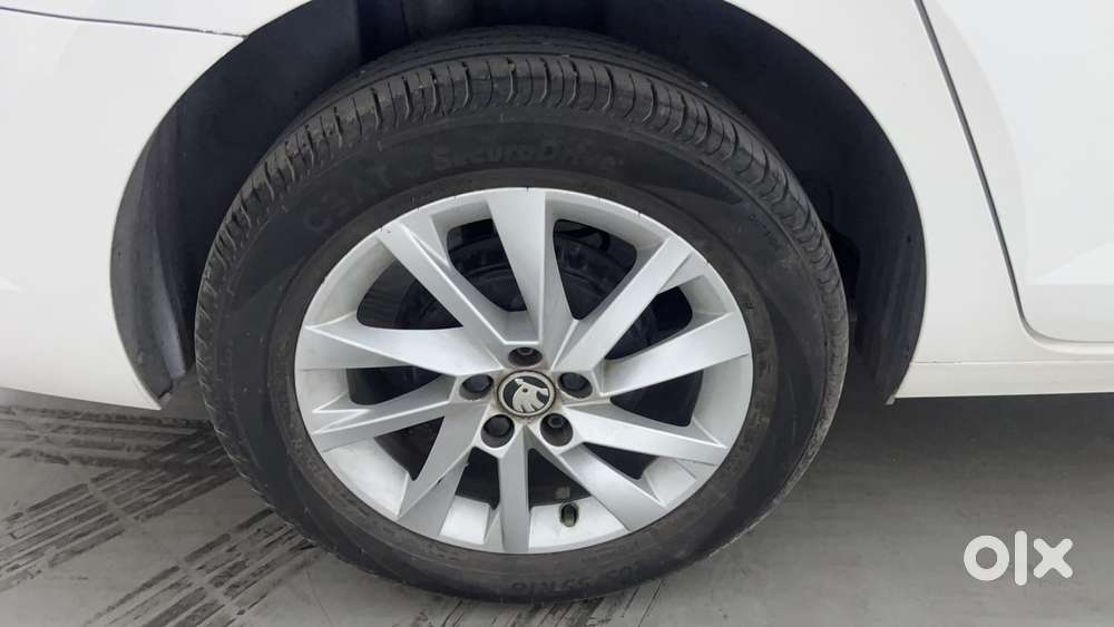 Skoda Slavia Ambition 1.0l Tsi Mt, 2022, Petrol