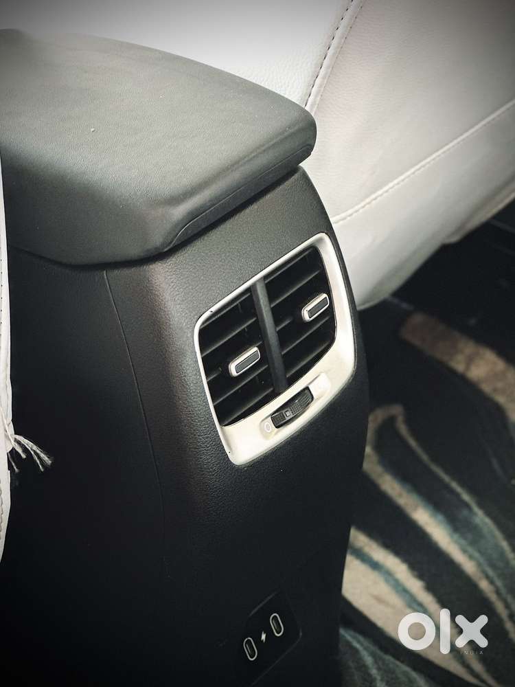 Hyundai Venue S (o) 1.2 Petrol Knight Edition, 2023, Petrol