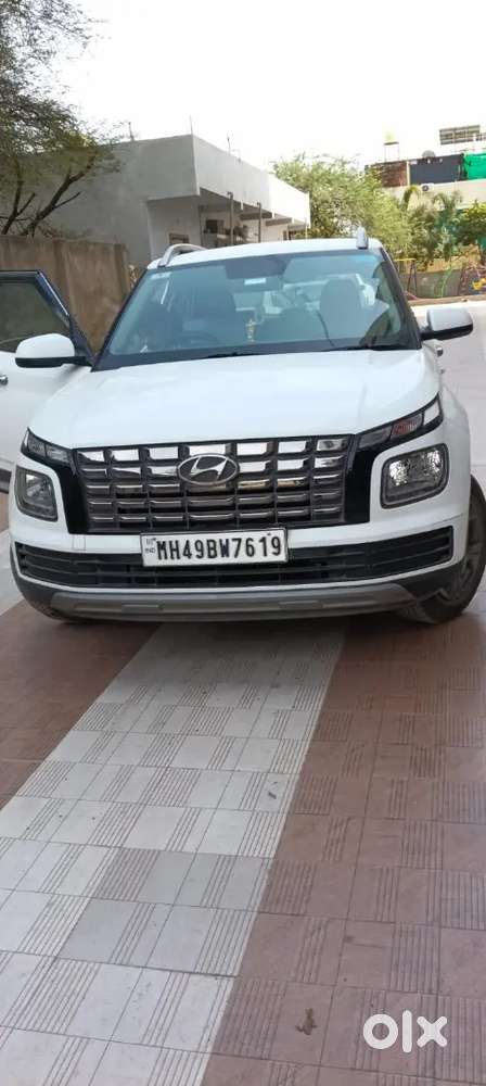 Hyundai New Venue 2023 Petrol Well Maintained