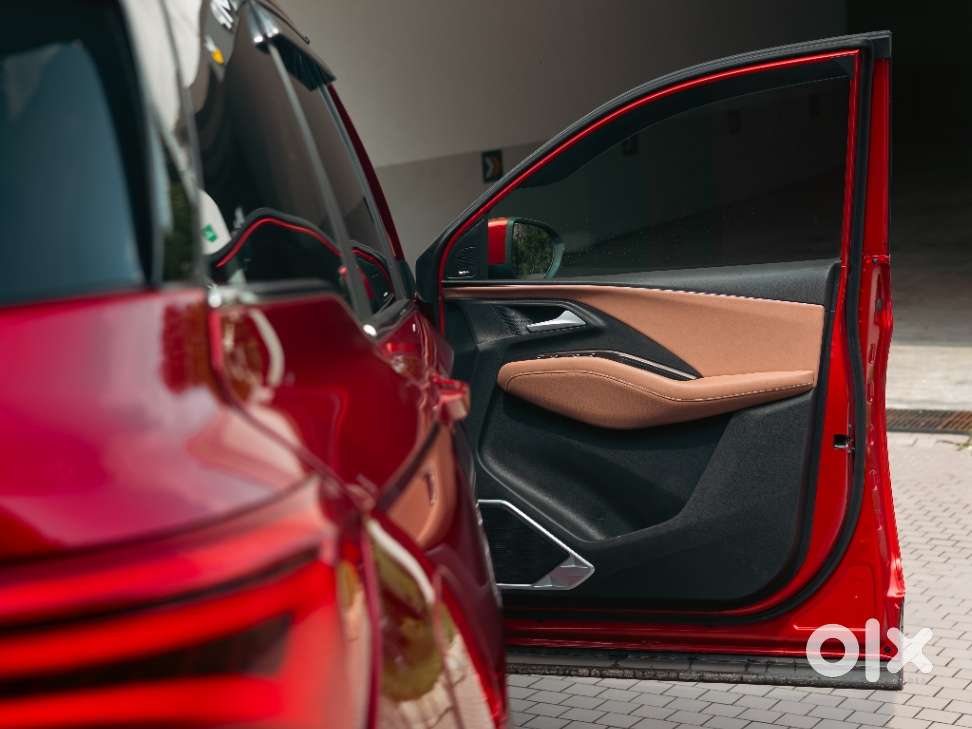 Mg Hector Plus Sharp Pro 1.5 Turbo Petrol Cvt 7 Str, 2024, Petrol