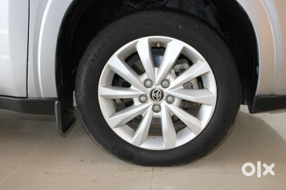 Toyota Innova Hycross 2.0 Vx Hybrid 7 Str, 2023, Petrol