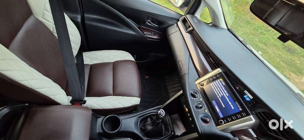 Toyota Innova Crysta [2020-ongoing] 2.4 Gx 8 Str, 2025, Diesel