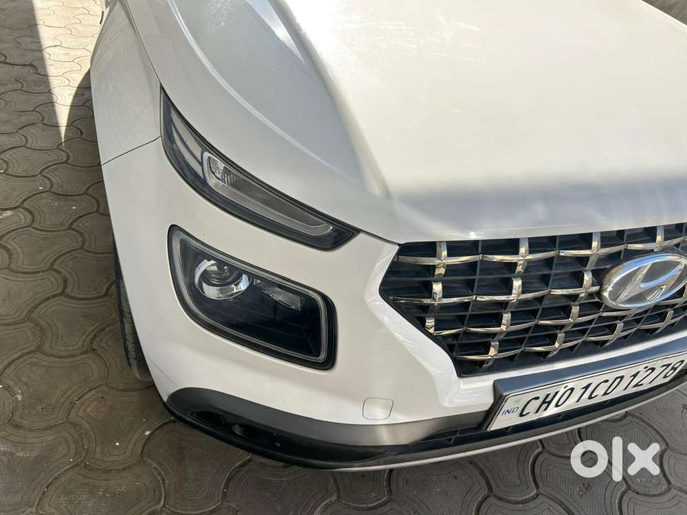 Hyundai Venue Petrol 2021 (imt) Second Owner