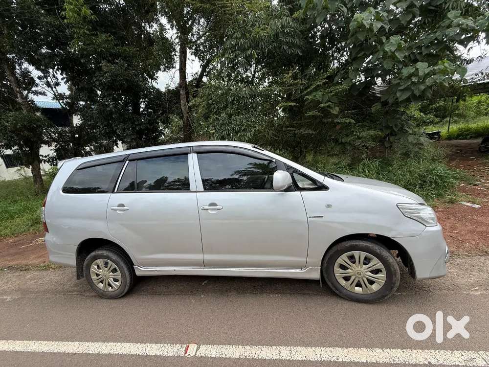 Re Innova 2.5 G 2012 Diesel