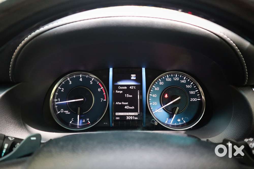 Toyota Fortuner 4x2 At 2.7 Petrol, 2025, Petrol
