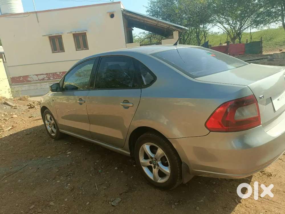 Skoda Rapid Elegance 2012