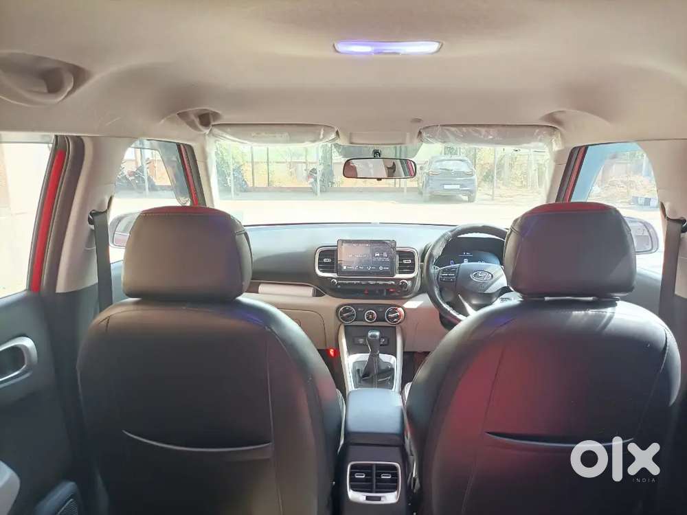 Hyundai Venue 2023 Petrol 5000 Km Driven