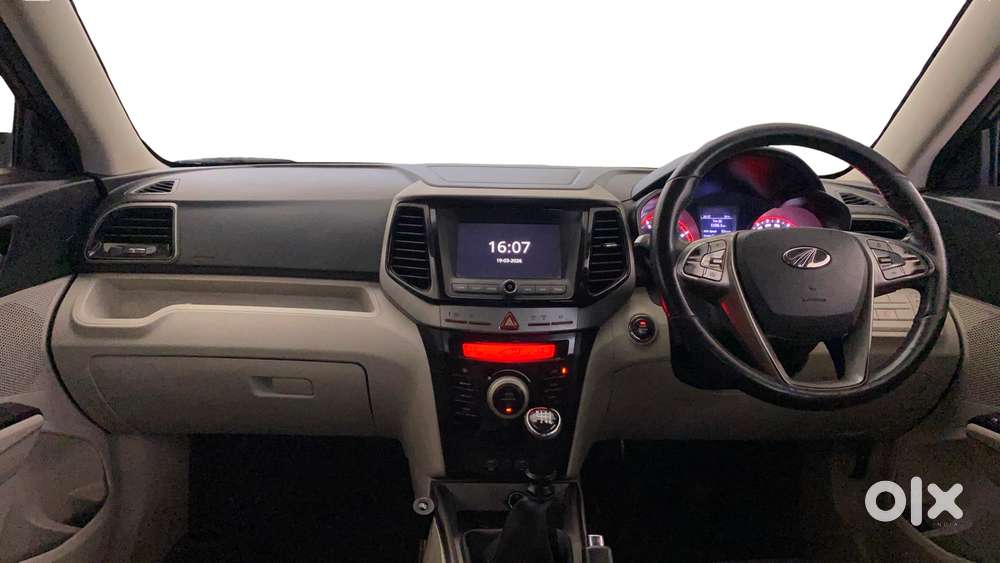 Mahindra Xuv300 W8, 2021, Petrol