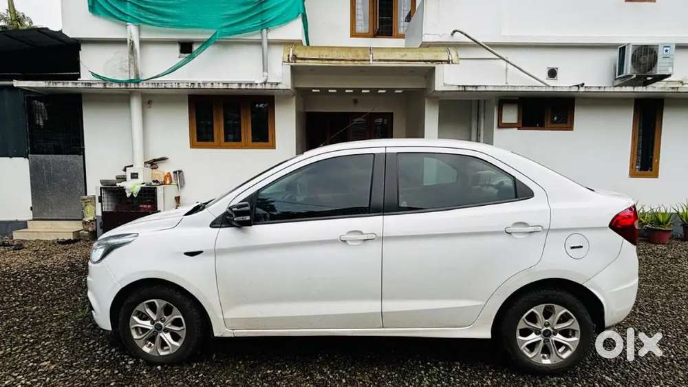 Ford Aspire Titanium Blu 2017