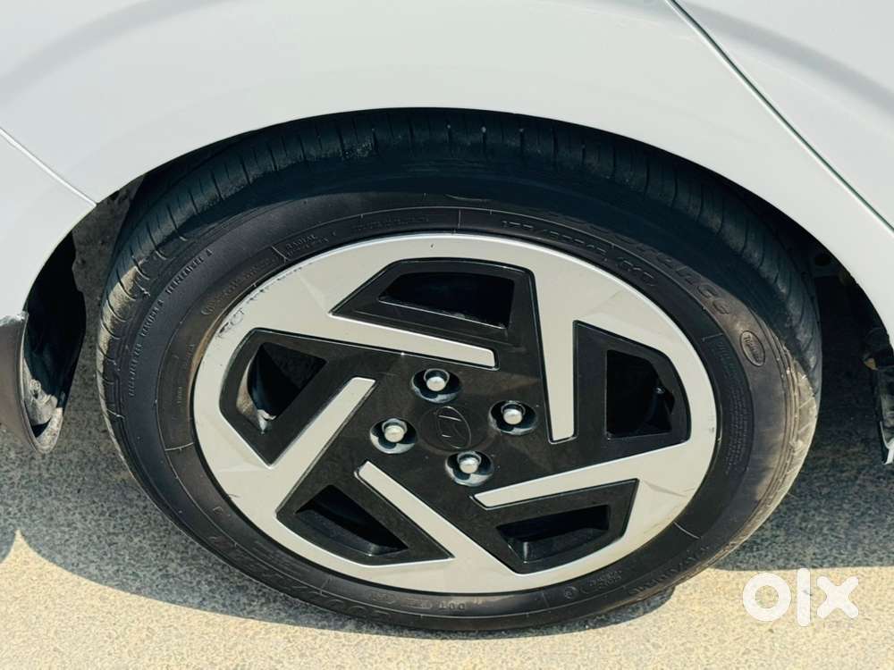 Hyundai Aura Petrol 2024 With 2029 Company Warranty And Insurance 2027