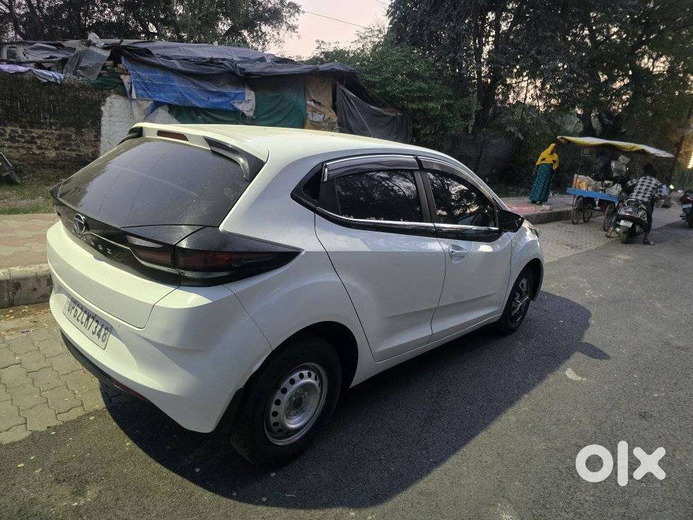 Tata Altroz 1.2 Xe, 2022, Petrol
