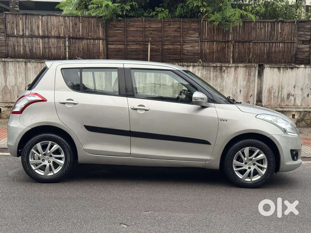 Maruti Suzuki Swift 1.2 Zxi Abs, 2011, Petrol