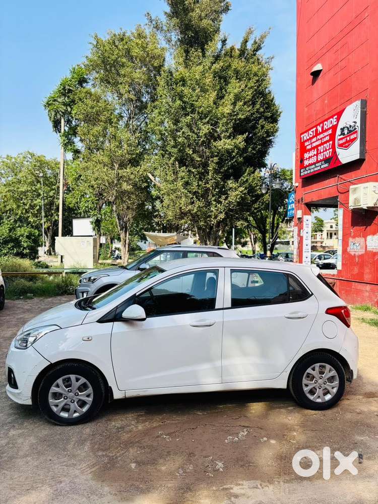 Hyundai Grand I10 Magna At, 2016, Petrol