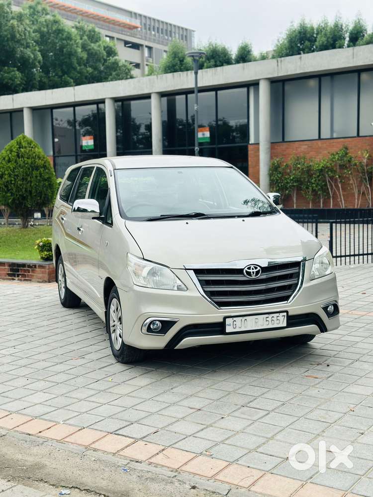 Toyota Innova 2.5 Gx 8 Str Bs-iii, 2015, Diesel