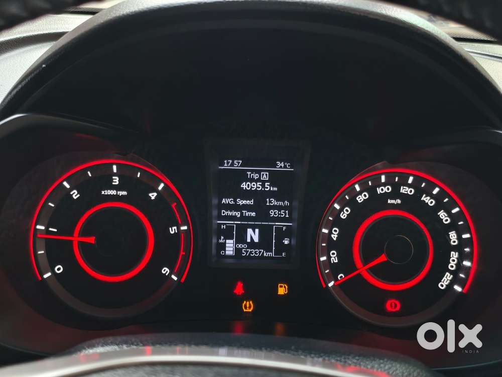 Mahindra Xuv300 W8 (o) 1.5 Diesel Amt, 2019, Diesel