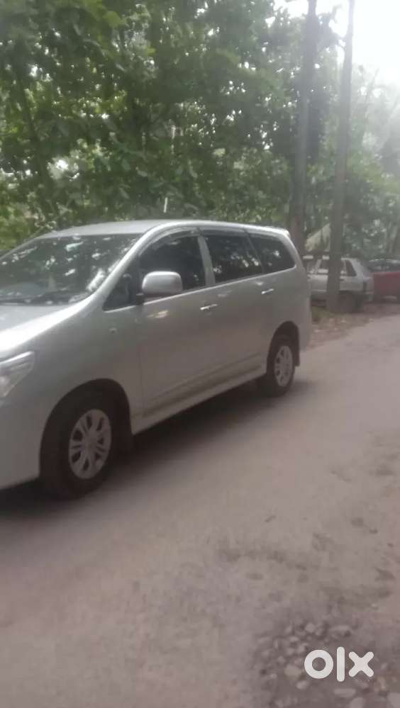 2014modal Tyota Innova G4