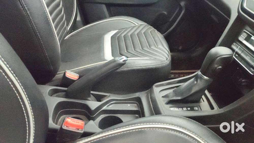 Maruti Suzuki Vitara Brezza 1.5 Zxi At, 2020, Petrol