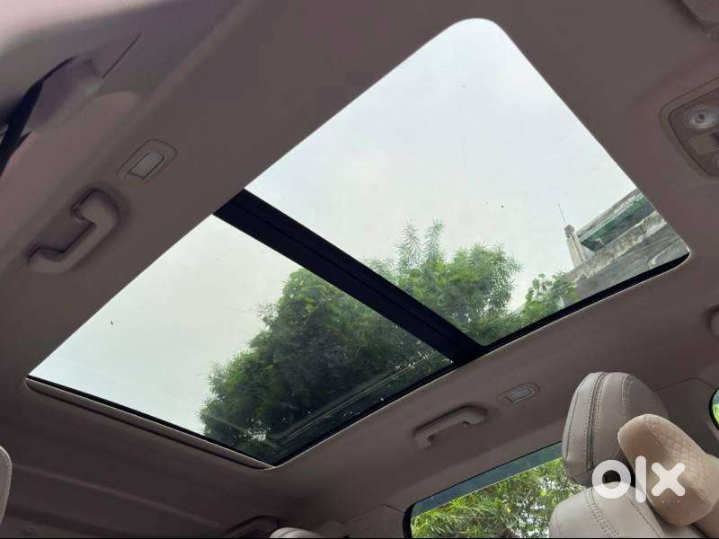 Mahindra Xuv700 2.0 Ax 5 Petrol Mt 7 Str, 2024, Petrol