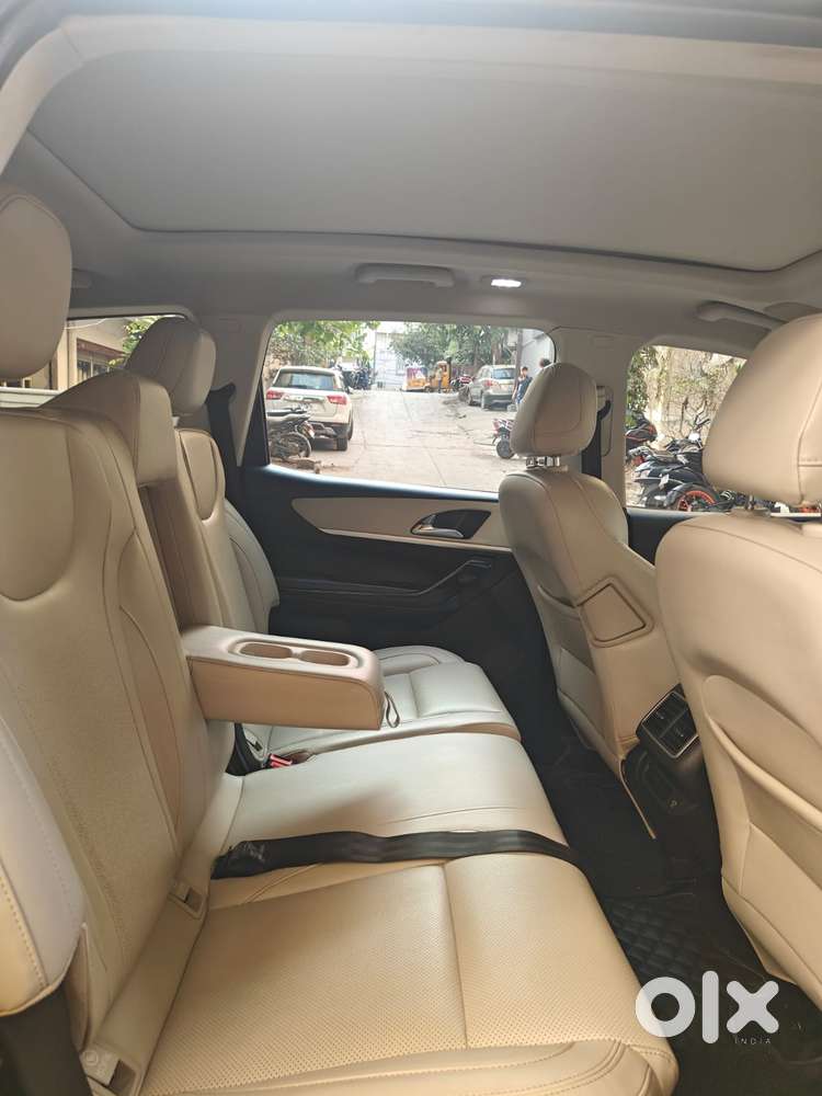 Mahindra Xuv700 Ax7 Luxury Pack Awd, 2022, Diesel