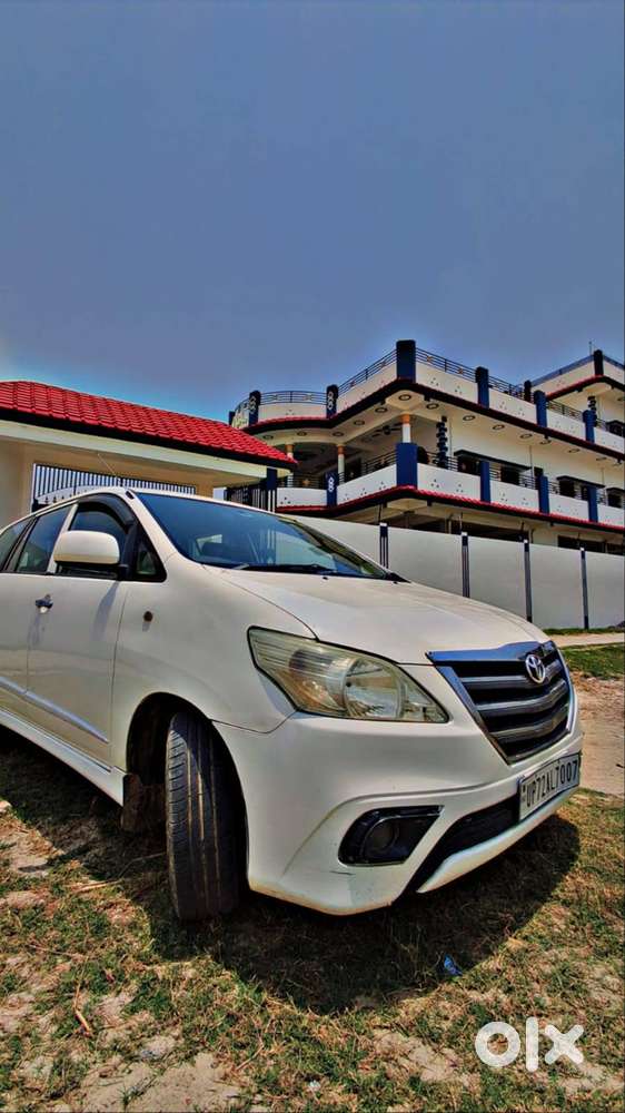 Toyota Innova Crysta 2016 Diesel Well Maintained