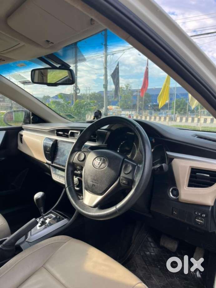 Toyota Corolla Altis, 2016, Petrol