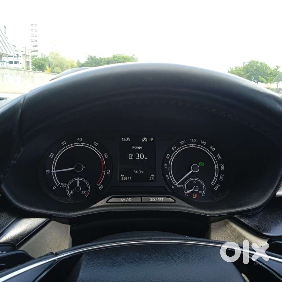 Skoda Slavia Ambition 1.0l Tsi At, 2022, Petrol