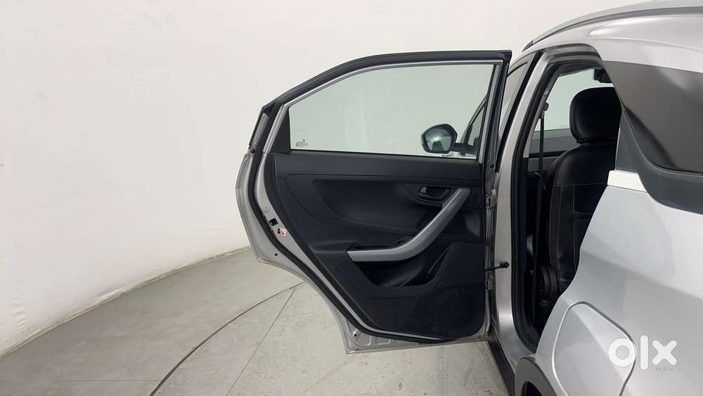 Tata Nexon 1.2 Revotron Xma Amt (s), 2021, Petrol
