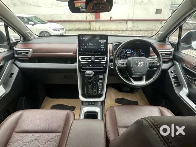 Toyota Innova Hycross 2.0 Zx (o) Hybrid 7 Str, 2024, Petrol