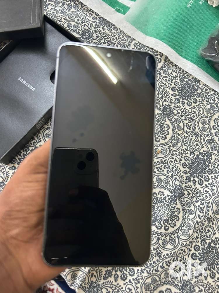 Samsung S24FE - Mobile Phones in Joshi Tola, Lucknow - 1858133230