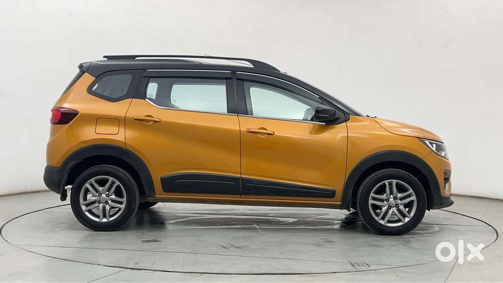 Renault Triber 1.0 Rxz Dual Tone, 2022, Petrol