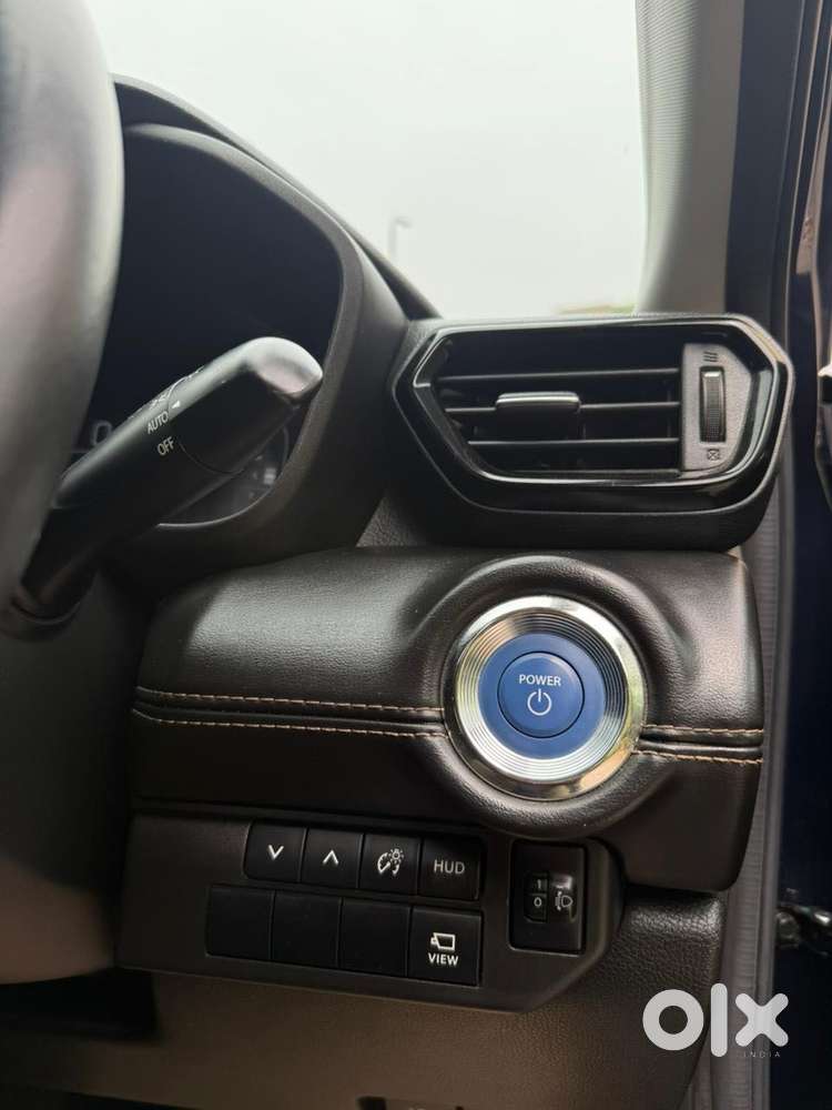 Maruti Suzuki Grand Vitara 1.5 Alpha Plus Intelligent Hybrid Ecvt, 2..