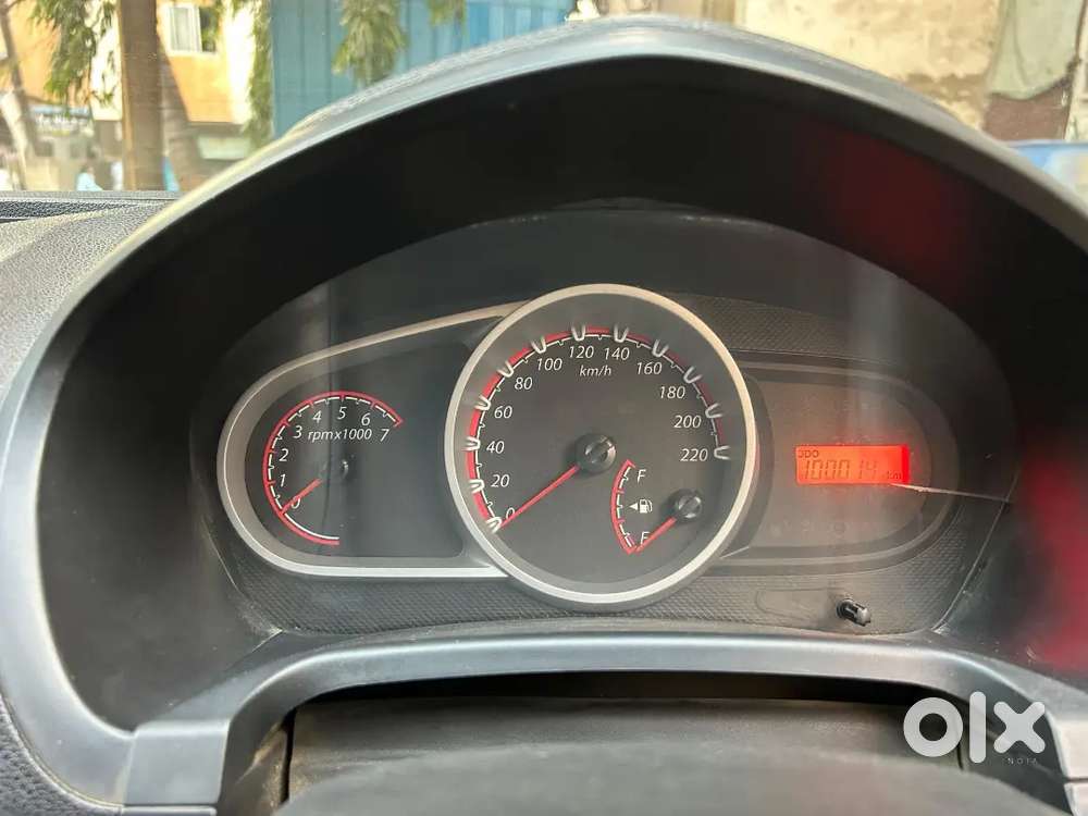 Ford Figo 1.2 Titanium Plus 2010