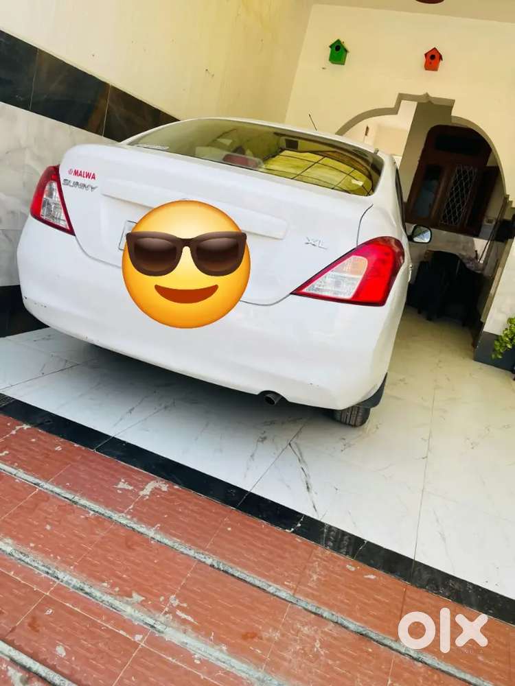 Nissan Sunny Car