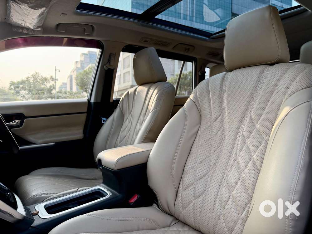 Toyota Innova Hycross 2.0 Vx (o) Hybrid 7 Str, 2025, Petrol