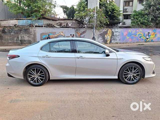 2022 Toyota Camry Hybrid