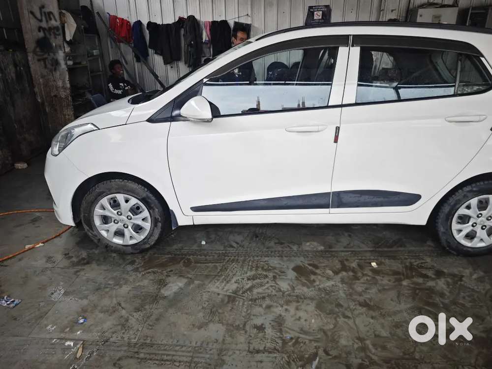 Hyundai Grand I10 2016 Petrol Well Maintained