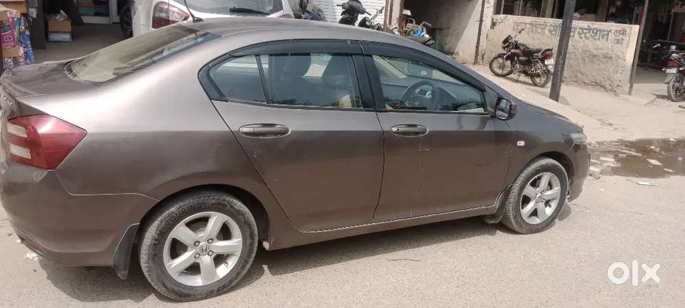 Honda City Petrol + Cng On Peper 2012 Modal